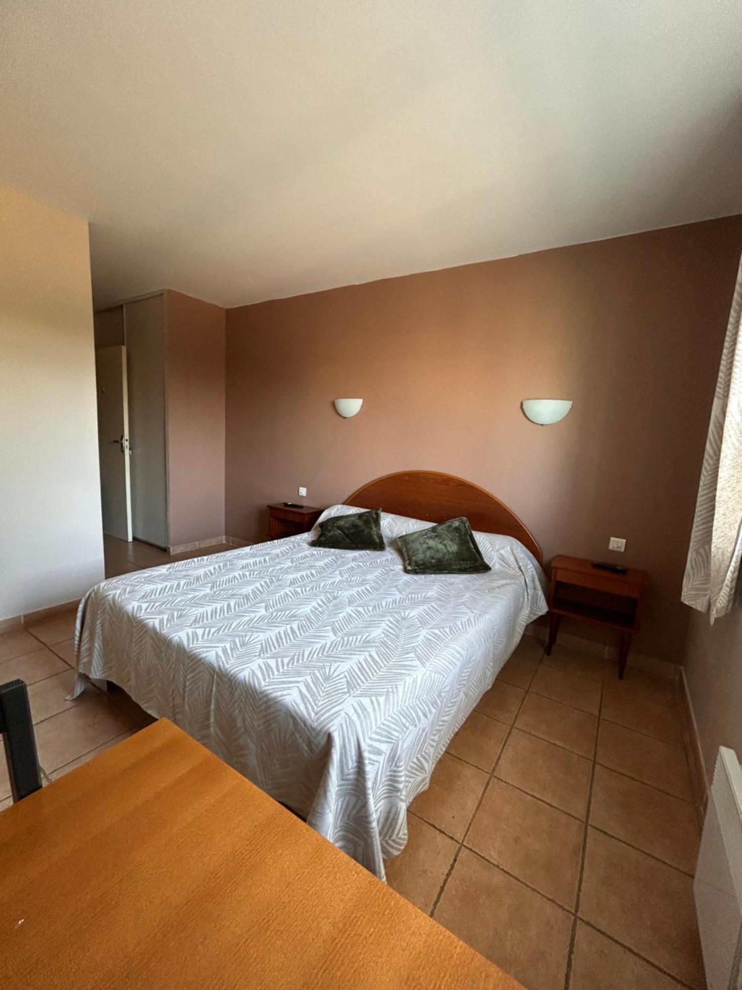Apartament Les Oliviers Montagnac  Zewnętrze zdjęcie
